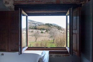 Classic Suite (Griseta) | Desk, blackout curtains, soundproofing, free WiFi - Posada La Corralada (Liérganes)