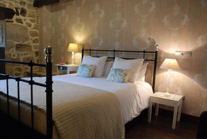 Double Room, Balcony (Oliva) | Desk, blackout drapes, soundproofing, free WiFi - Posada La Corralada (Liérganes)