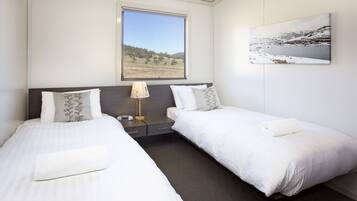 Chalet, 2 Bedrooms | 2 bedrooms, iron/ironing board, bed sheets