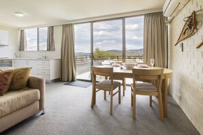 Apartment, 2 Bedrooms | In-room dining