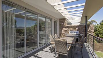 Apartment, 2 Bedrooms | Terrace/patio