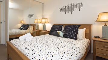 Apartment, 2 Bedrooms | 2 bedrooms, iron/ironing board, bed sheets