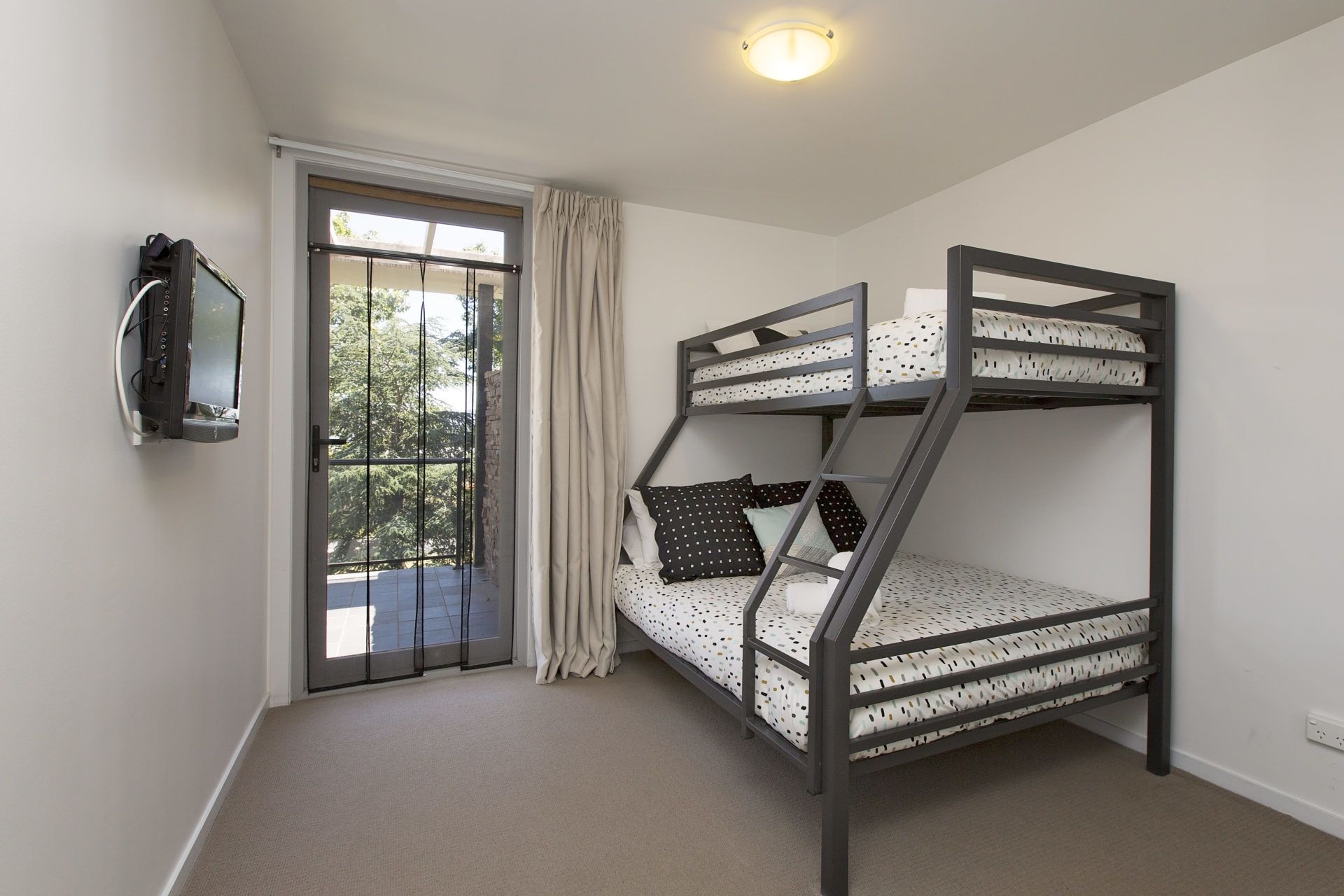 Apartment, 2 Bedrooms | 2 bedrooms, iron/ironing board, bed sheets