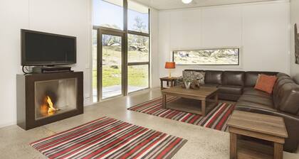 Ecocrackenback 14 'Sustainable chalet close to the slopes.'