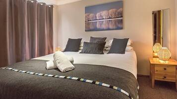 Rumah, 5 kamar tidur | 5 kamar tidur, setrika/meja setrika, dan seprai linen