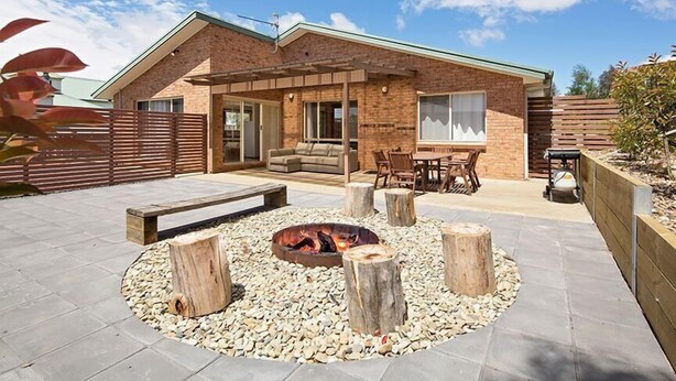 BBQ/picnic area - Mountain Lodge (Jindabyne)