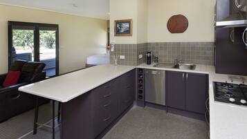 Studio | Private kitchen | Fridge, microwave, oven, stovetop