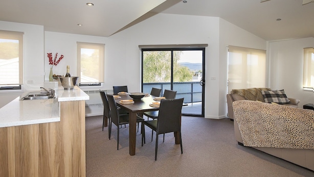 Apartment, 2 Bedrooms | In-room dining - Northview 2 - 9 Clyde Street, Jindabyne (Jindabyne)
