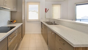 Apartment, 2 Bedrooms | Private kitchen - Northview 2 - 9 Clyde Street, Jindabyne (Jindabyne)