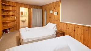 Apartment, 1 Bedroom | 1 bedroom, bed sheets