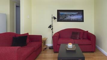 Apartment, 2 Bedrooms | Interior detail