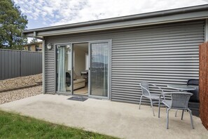 Exterior - Poley Cow Studio (Jindabyne)