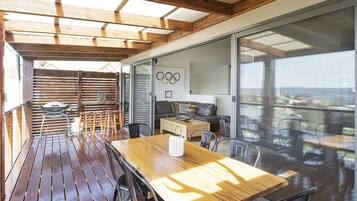 Apartemen, 3 kamar tidur | Balkon