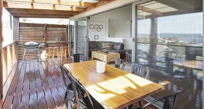 Ned Kelly's Retreat - Sophisticated style with modern convenience and magical outlook