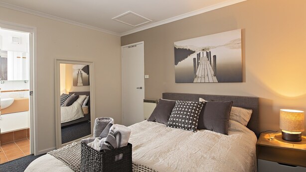 Apartment, 3 Bedrooms | 3 bedrooms, iron/ironing board, WiFi (free), bed sheets - Silvertrees 4 - McLure Circuit, Jindabyne (Jindabyne)