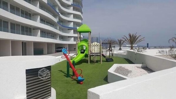 Children’s play area – outdoor