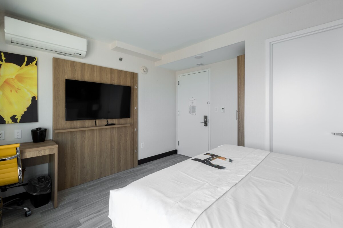 In-room safe, desk, laptop workspace, blackout drapes