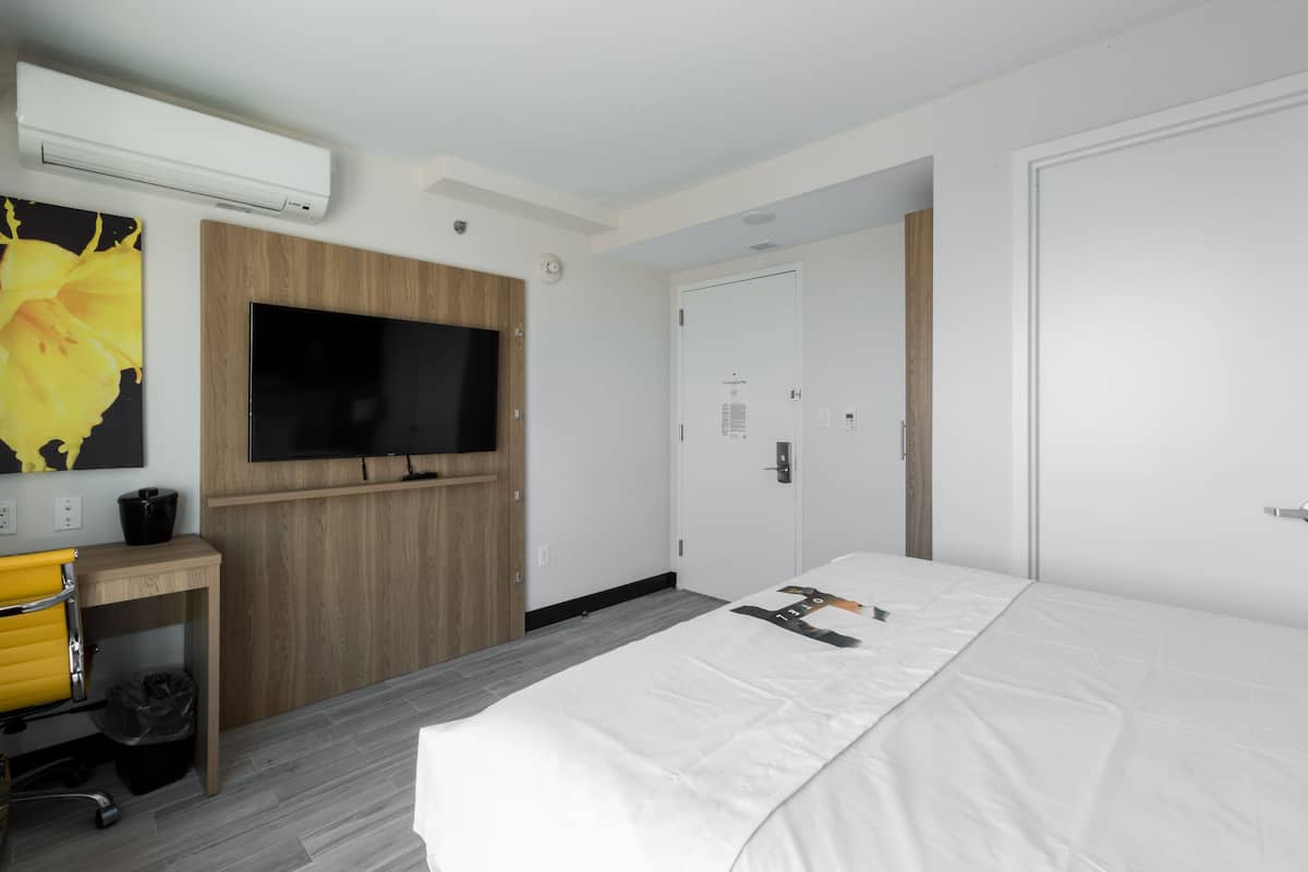 In-room safe, desk, laptop workspace, blackout drapes