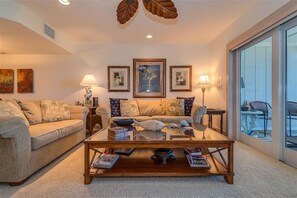 House, 2 Bedrooms | Living room