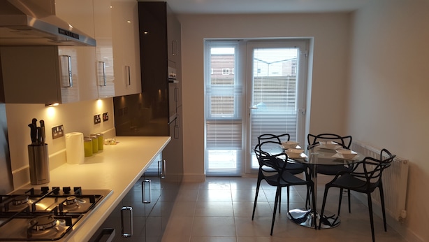 House, 3 Bedrooms | In-room dining - THE AXIS GUEST HOUSE (Manchester)