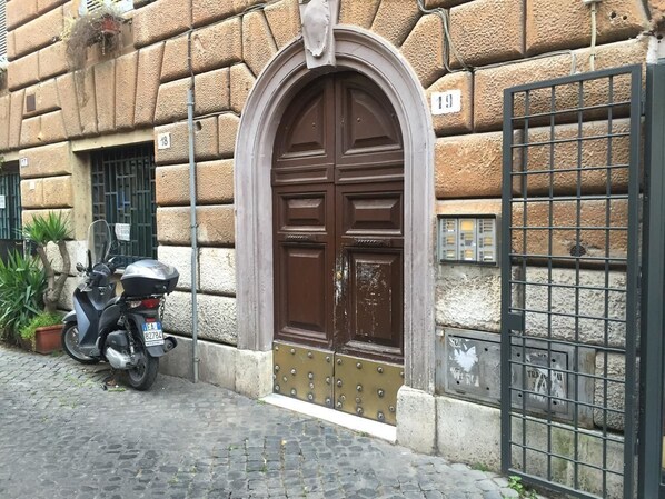 Exterior - Riari Trastevere Apartment (Rome)