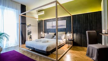 Double Room (Private External Bathroom) | Desk, iron/ironing board, rollaway beds, free WiFi