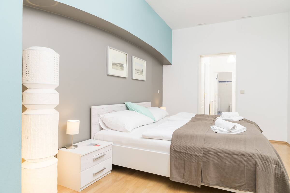 Comfort-Apartment (Cleaning Fee Included) | 1 Schlafzimmer, Schreibtisch, laptopgeeigneter Arbeitsplatz