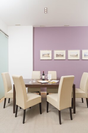 Appartement Classique (Cleaning Fee Included) | Restauration dans la chambre