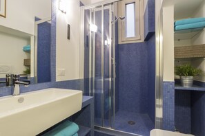 Apartment, 2 Bedrooms | Bathroom - Gianicolo's Hill Suite Apartment (Rome)