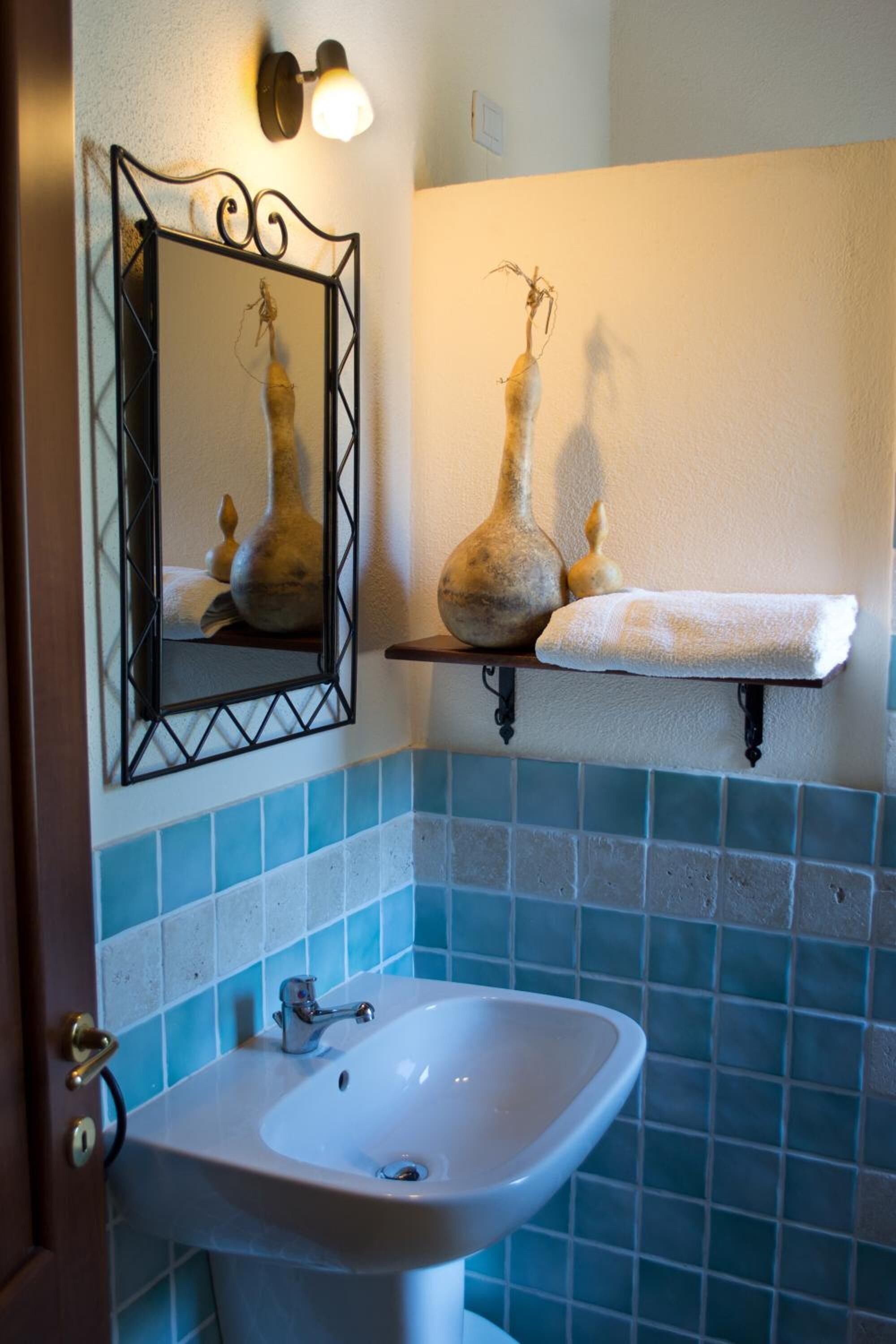 淋浴设施、吹风机、坐浴桶、毛巾