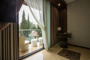 Balcony - Alana Royal Hotel (Sirius)