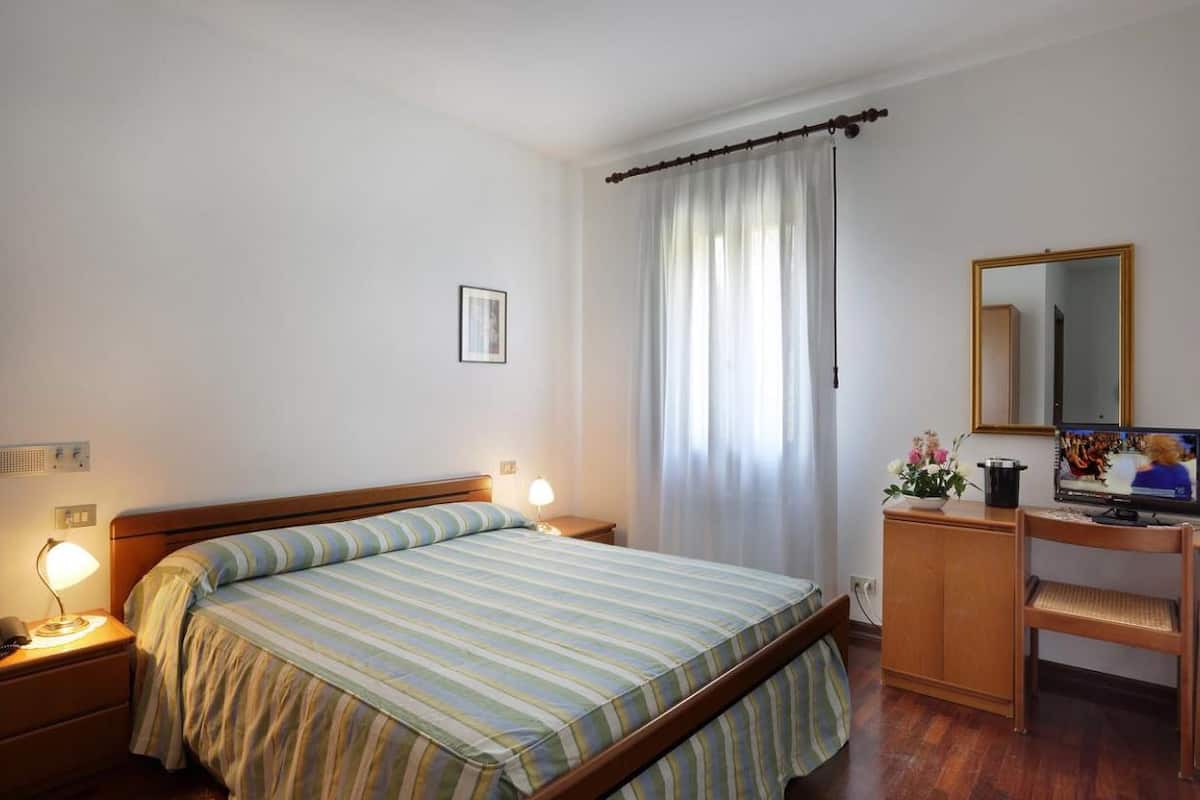 double room, hill view | desk, rollaway beds, free wifi