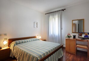 Double Room, Hill View | Desk, rollaway beds, free WiFi - Albergo Volpara (Mussolente)