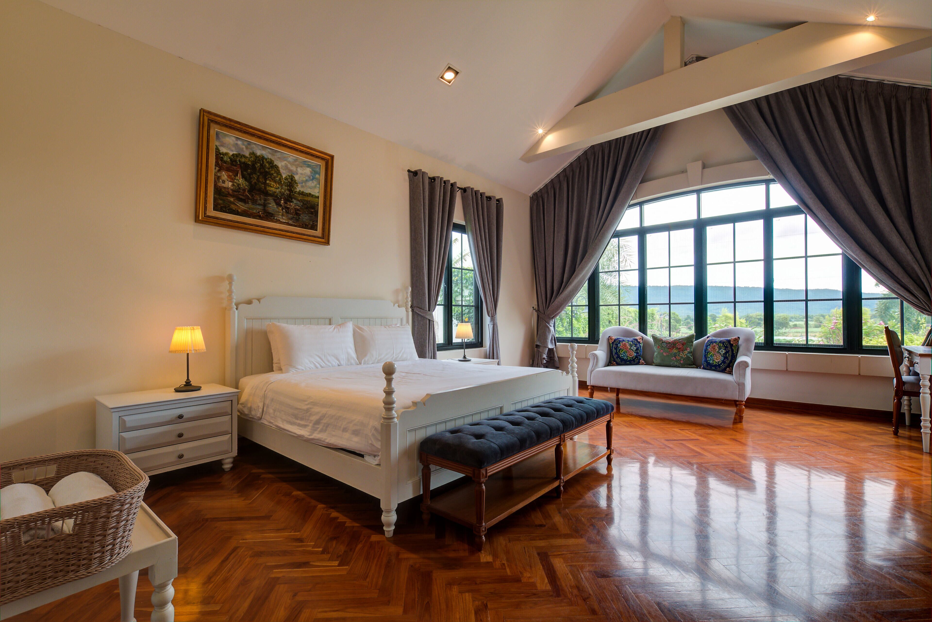 3 bedrooms, in-room safe, laptop workspace, blackout curtains