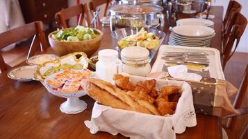 Daily local cuisine breakfast for a fee