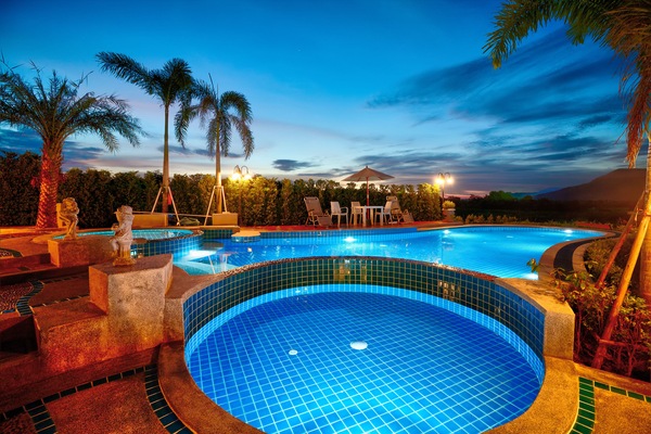 Private pool