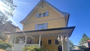 Fassade der Unterkunft