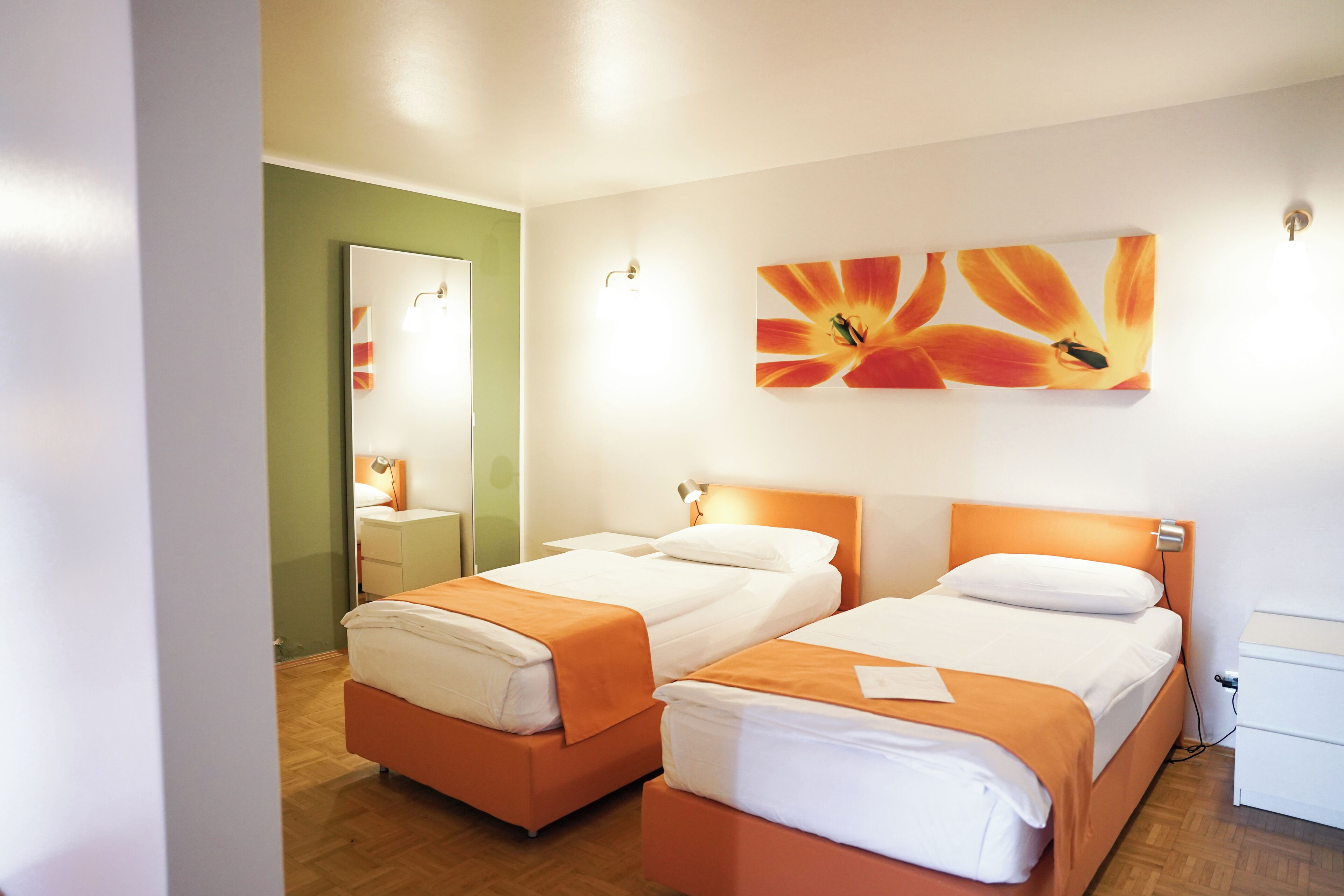 quadruple room | desk, free wifi, bed sheets