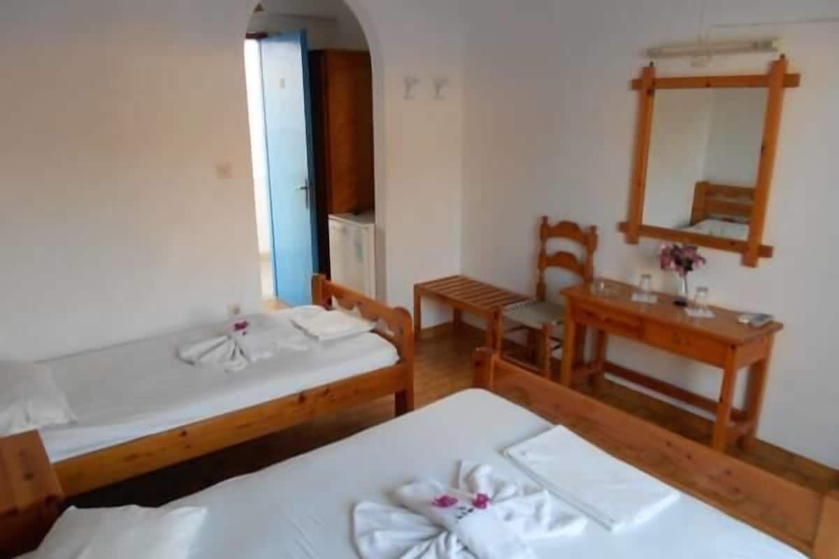 Desk, iron/ironing board, free WiFi, bed sheets