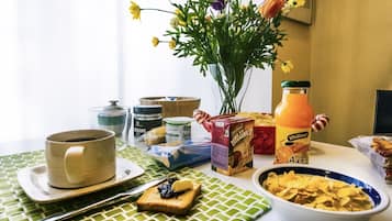 Tägliches inbegriffenes Frühstück zur Selbstbedienung