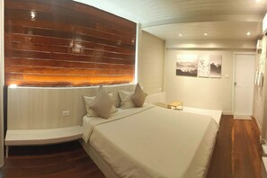 Bungalow | Desk, rollaway beds, free WiFi, bed sheets