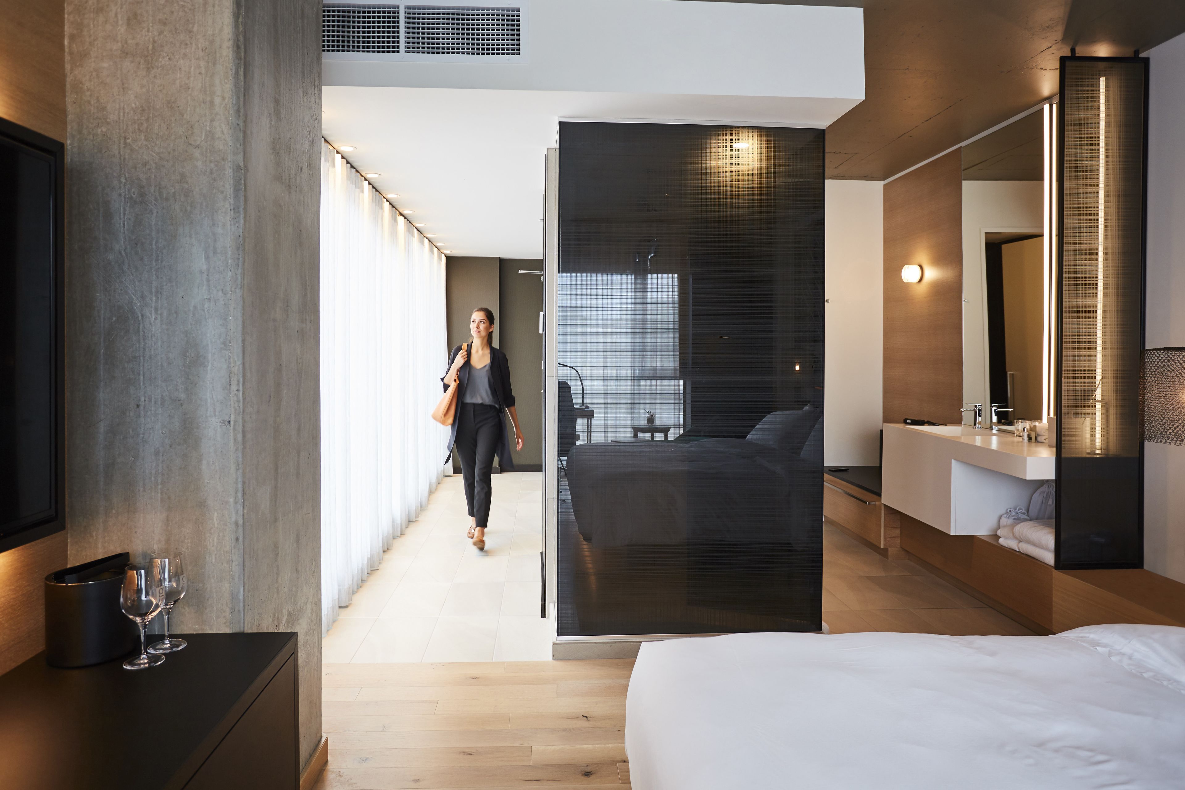 premium room, 1 king bed, city view, corner | egyptian cotton sheets, premium bedding, minibar, in-room safe