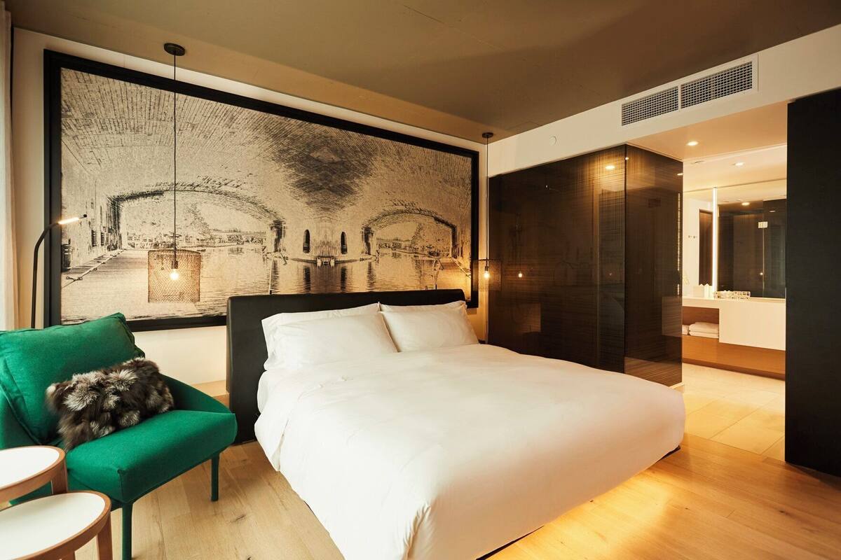Egyptian cotton sheets, premium bedding, minibar, in-room safe