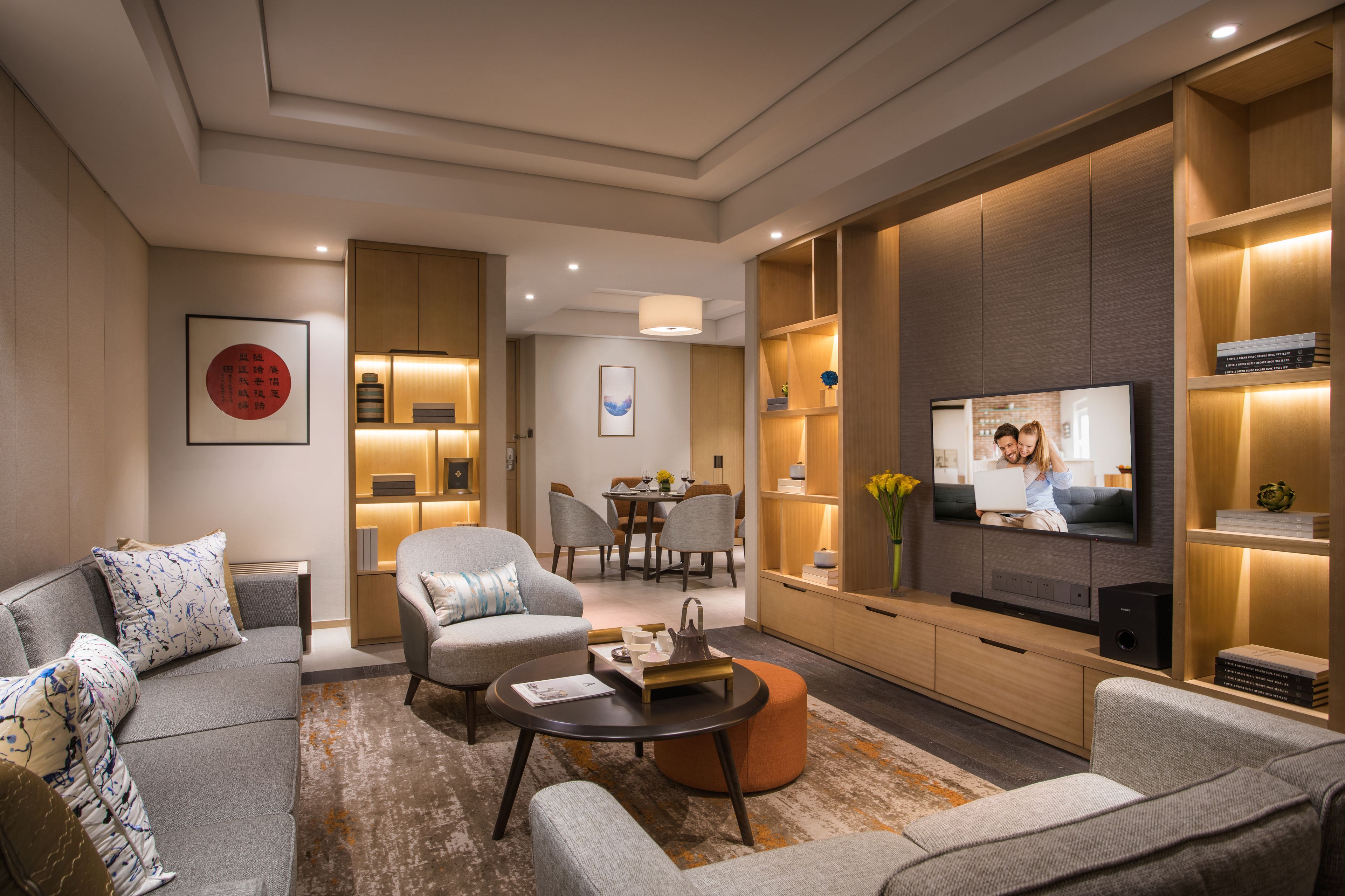 两房豪华套房 | 起居区 | 液晶电视