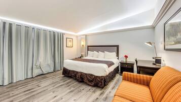 Kamar, 1 Tempat Tidur King, Bebas Asap Rokok | Seprai premium, meja kerja, kedap suara, dan setrika/meja setrika