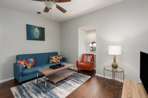 Appartement traditionnel, 2 chambres, cuisine | Salle de séjour