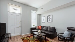 Appartement Classique, 1 chambre, cuisine | Coin séjour