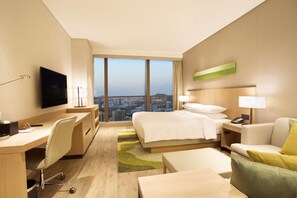 King Bed | Premium bedding, down duvets, in-room safe, desk - Hyatt Place Sanya City Center (Sanya)