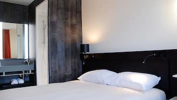 Habitación doble | Escritorio, insonorización, wifi gratis y ropa de cama