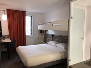 Bureau, chambres insonorisées, Wi-Fi gratuit, draps fournis